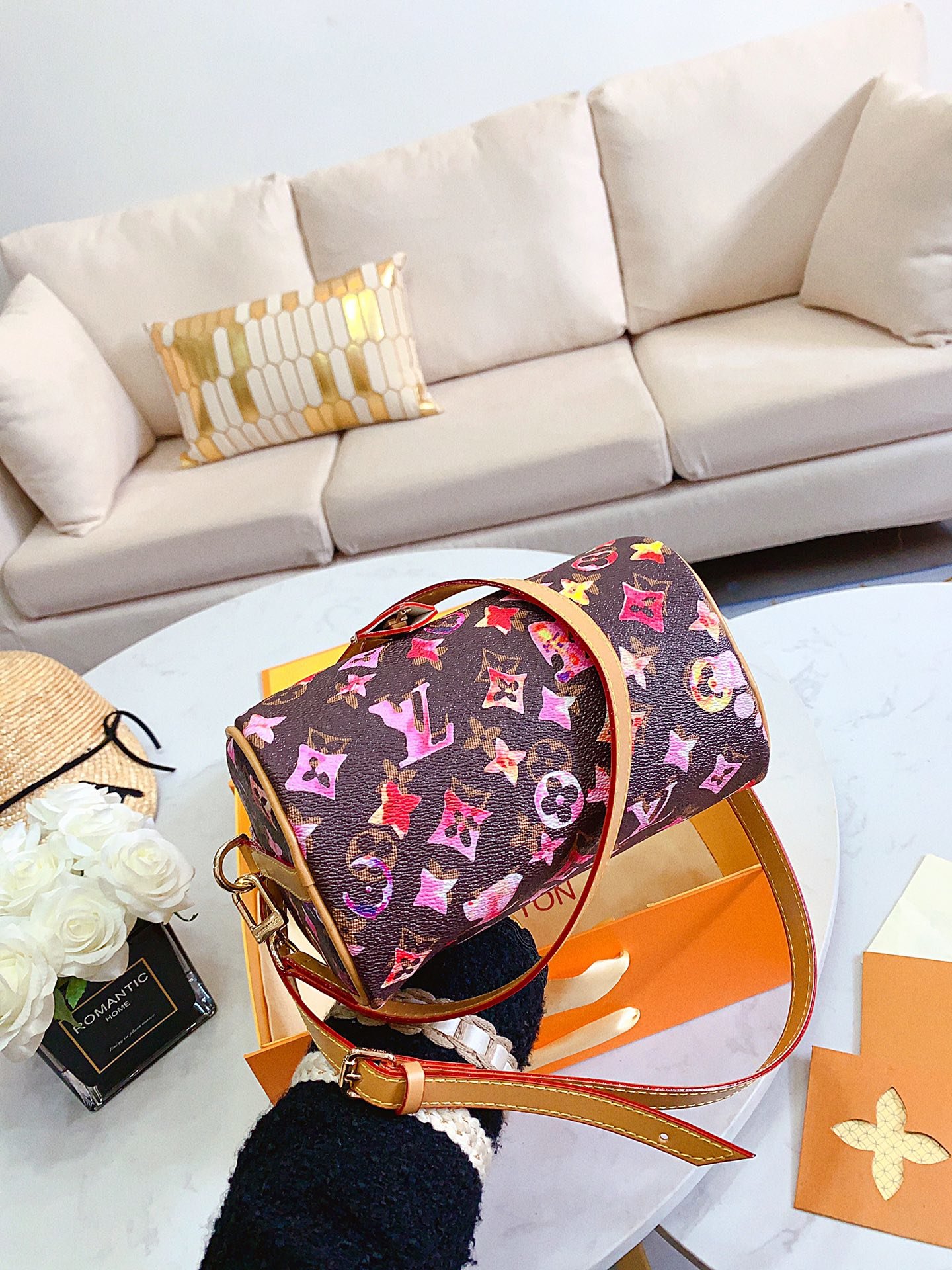 LV gallery