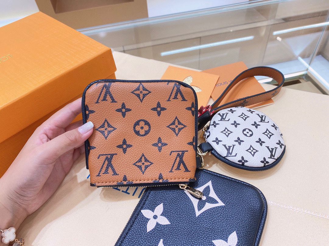 LV $49 gallery