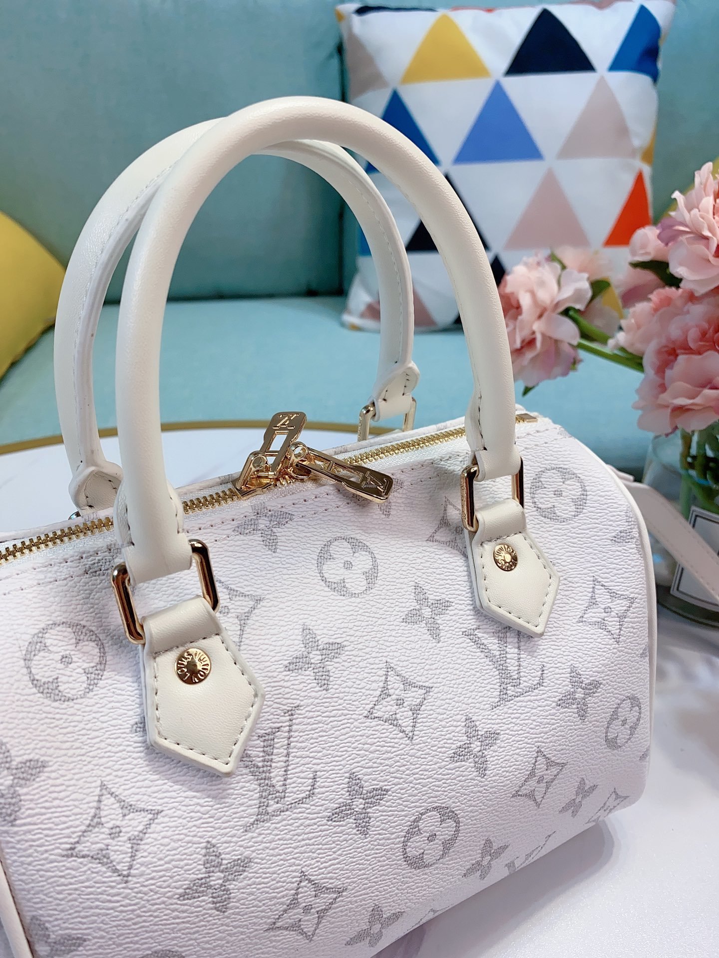 LV $50 gallery