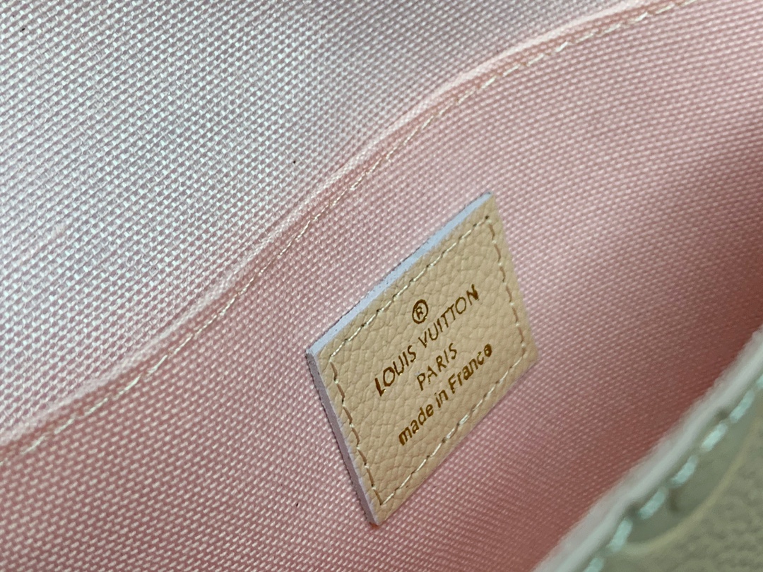 LV $50 gallery