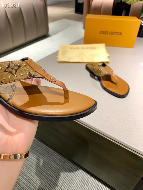 LV $50 gallery