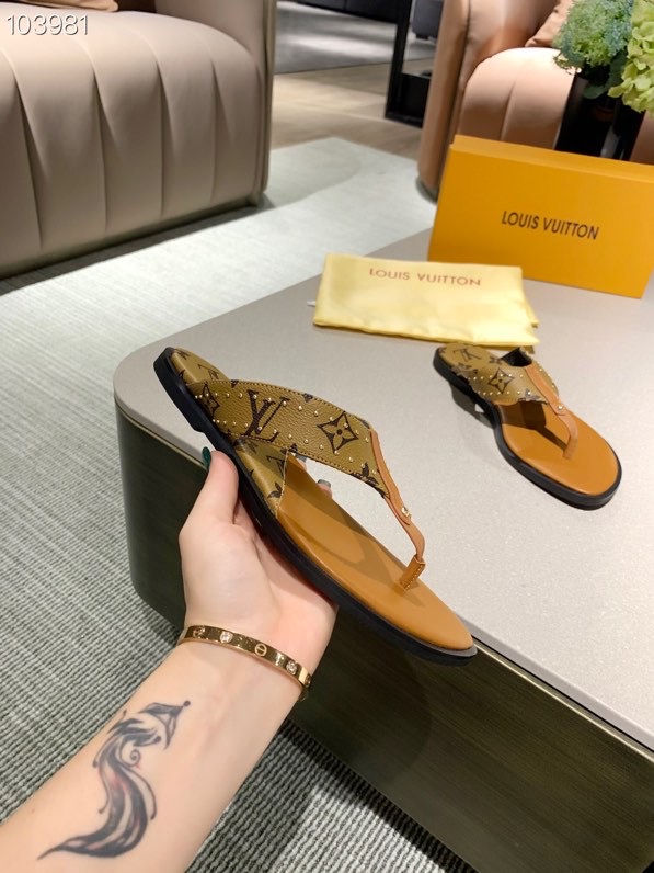 LV $50 gallery