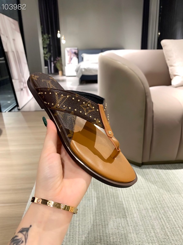 LV $50 gallery