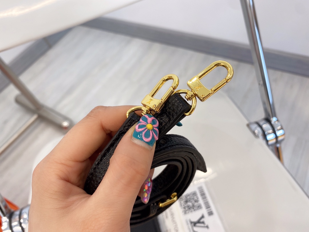 LV gallery
