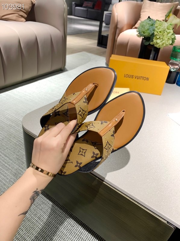 LV $50 gallery