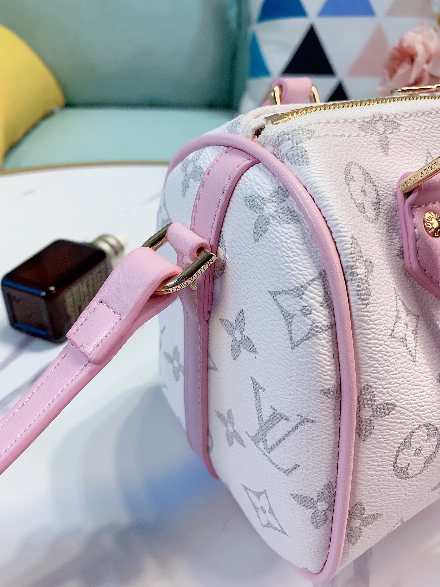 LV $50 gallery