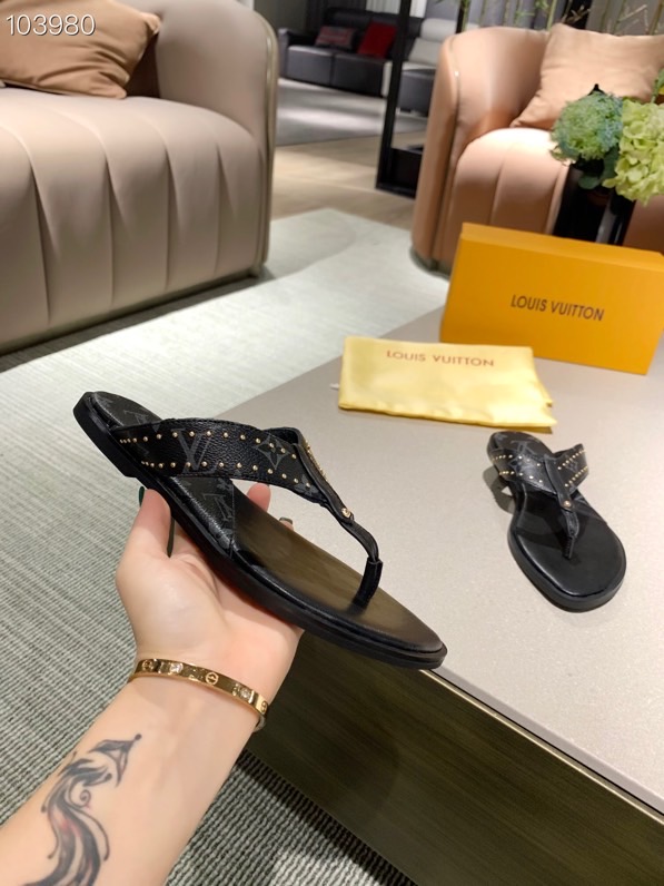 LV $50 gallery