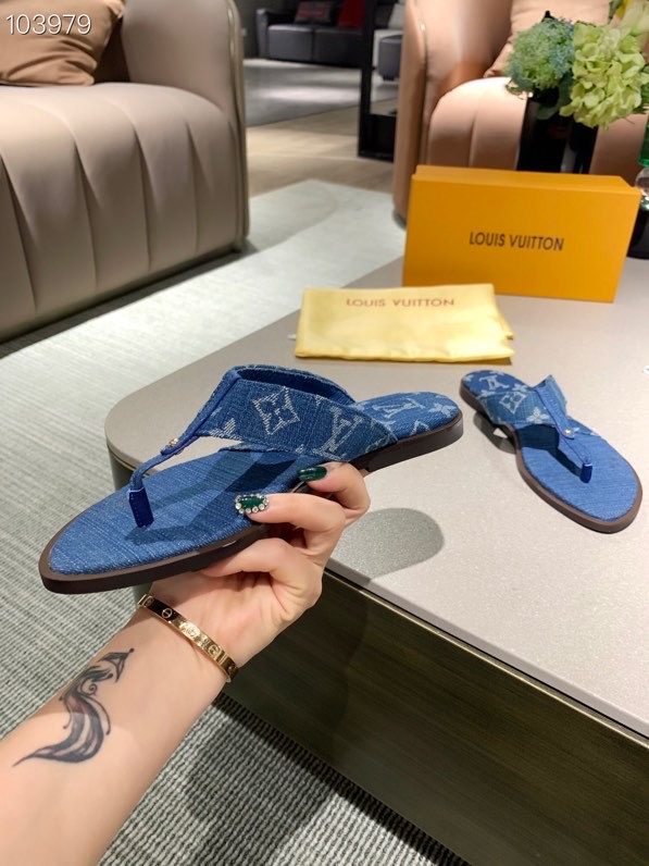 LV $50 gallery