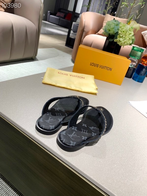 LV $50 gallery