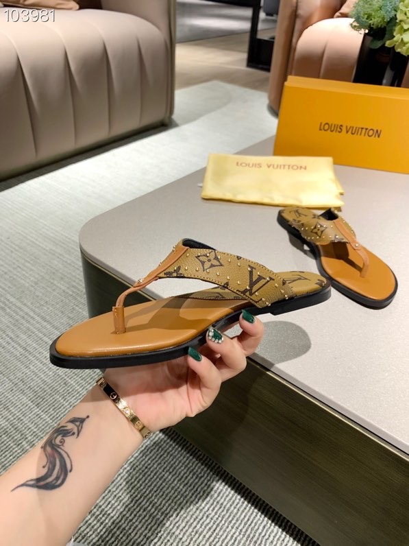 LV $50 gallery