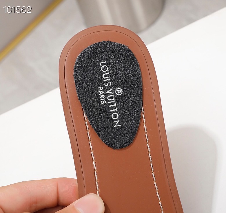 LV $50 gallery
