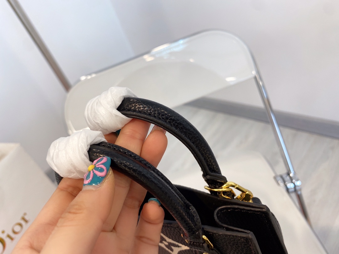 LV gallery