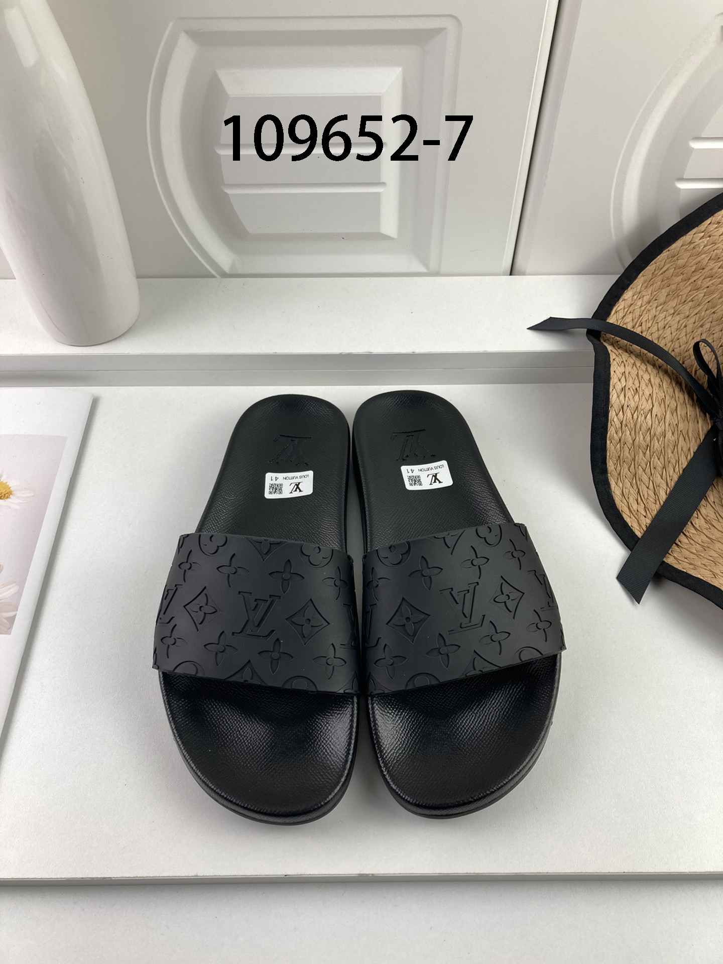 LV gallery