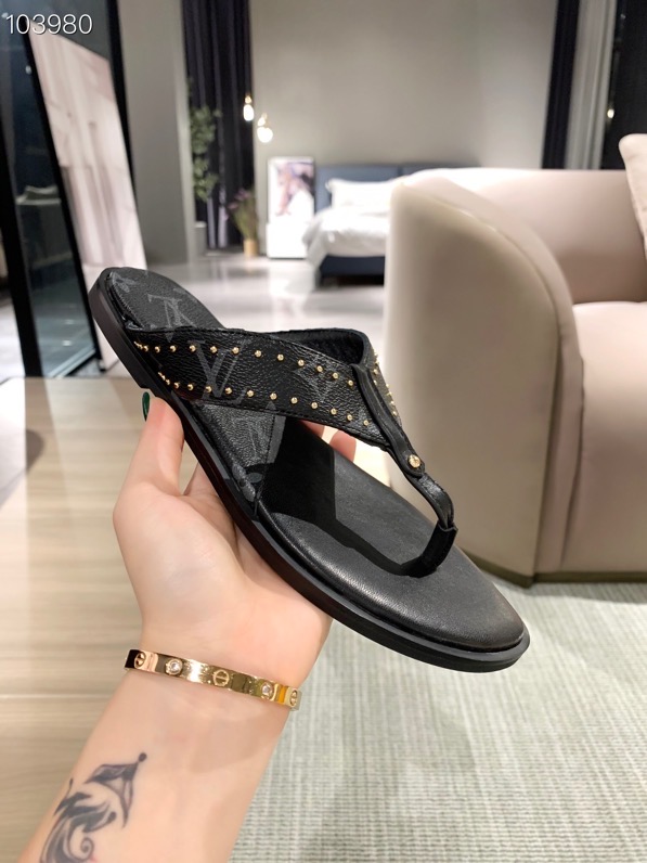 LV $50 gallery