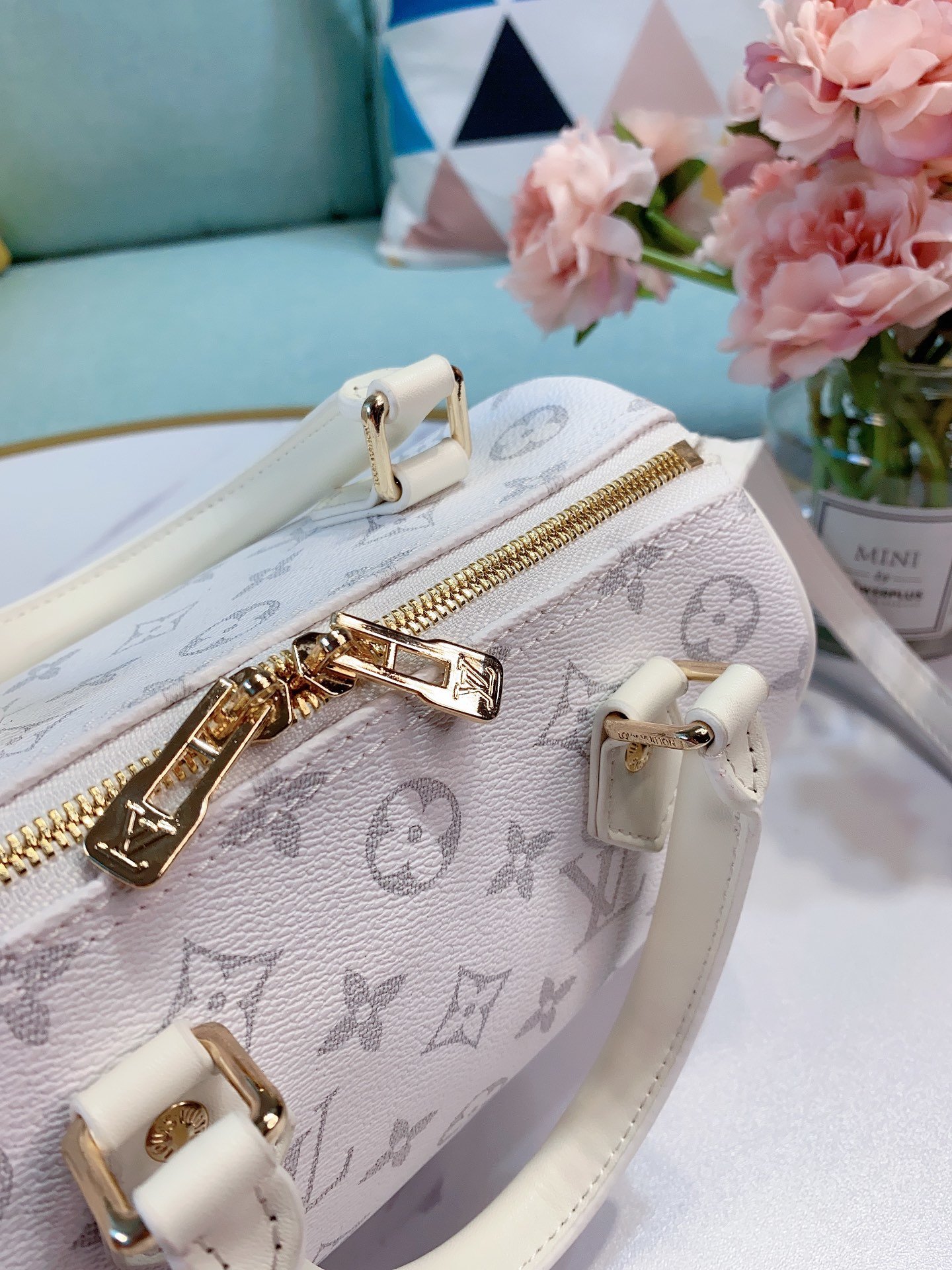 LV $50 gallery