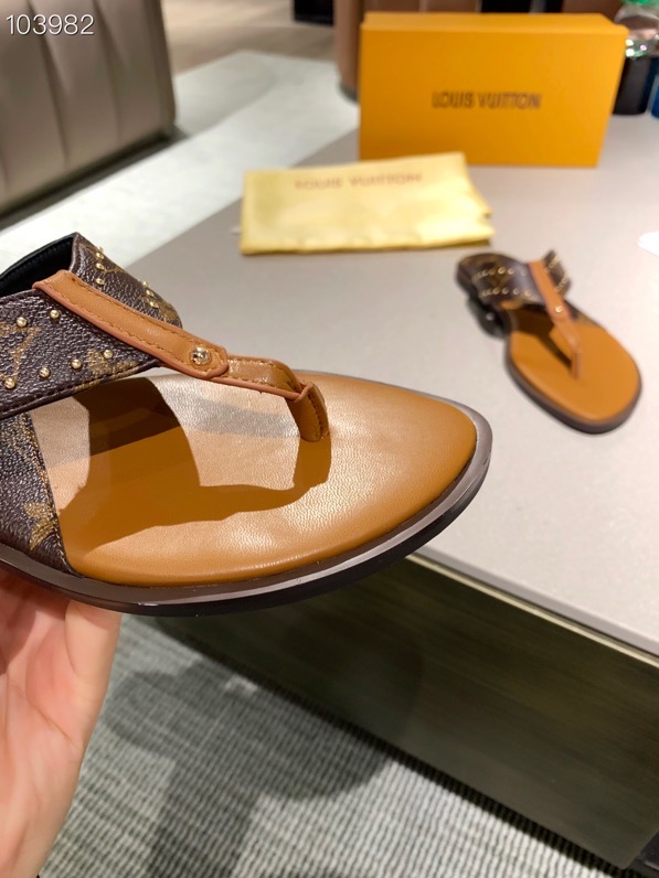 LV $50 gallery