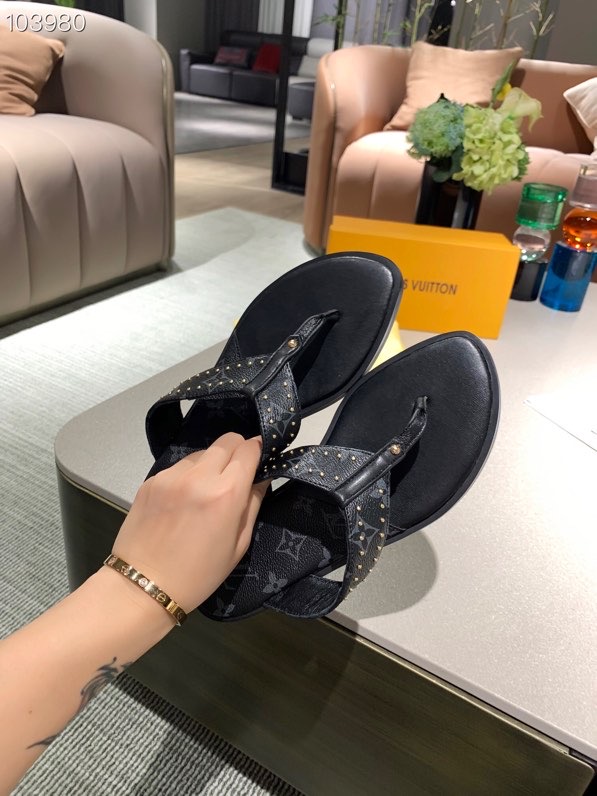 LV $50 gallery