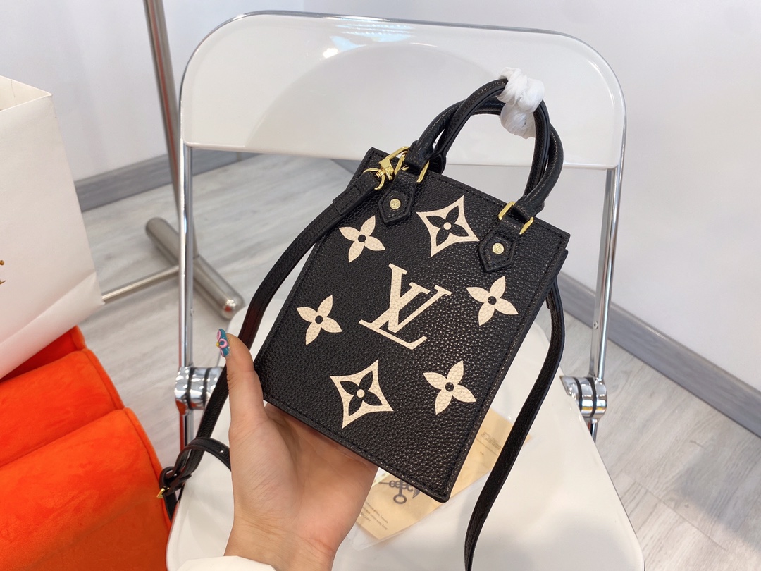 LV gallery