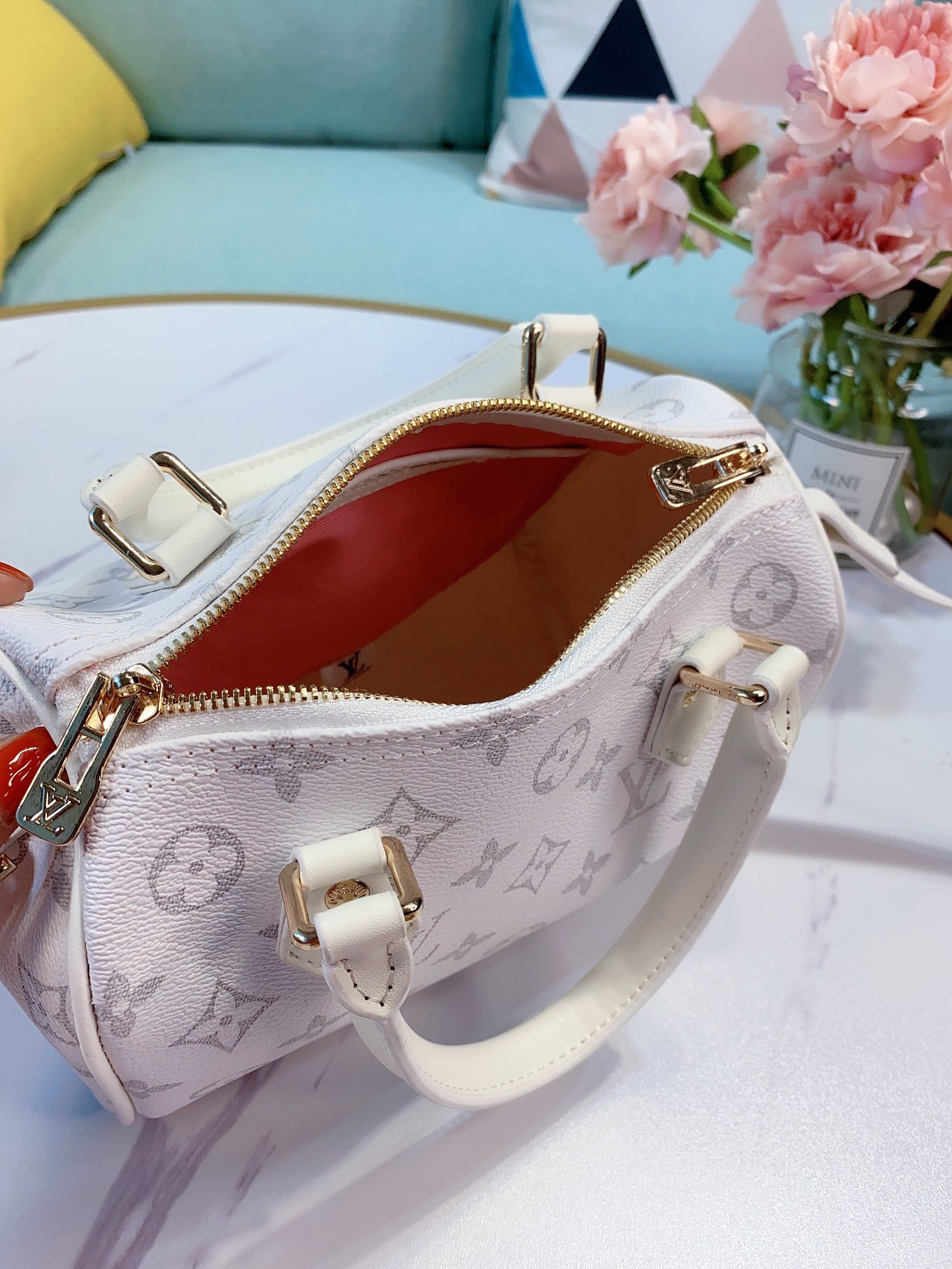 LV $50 gallery