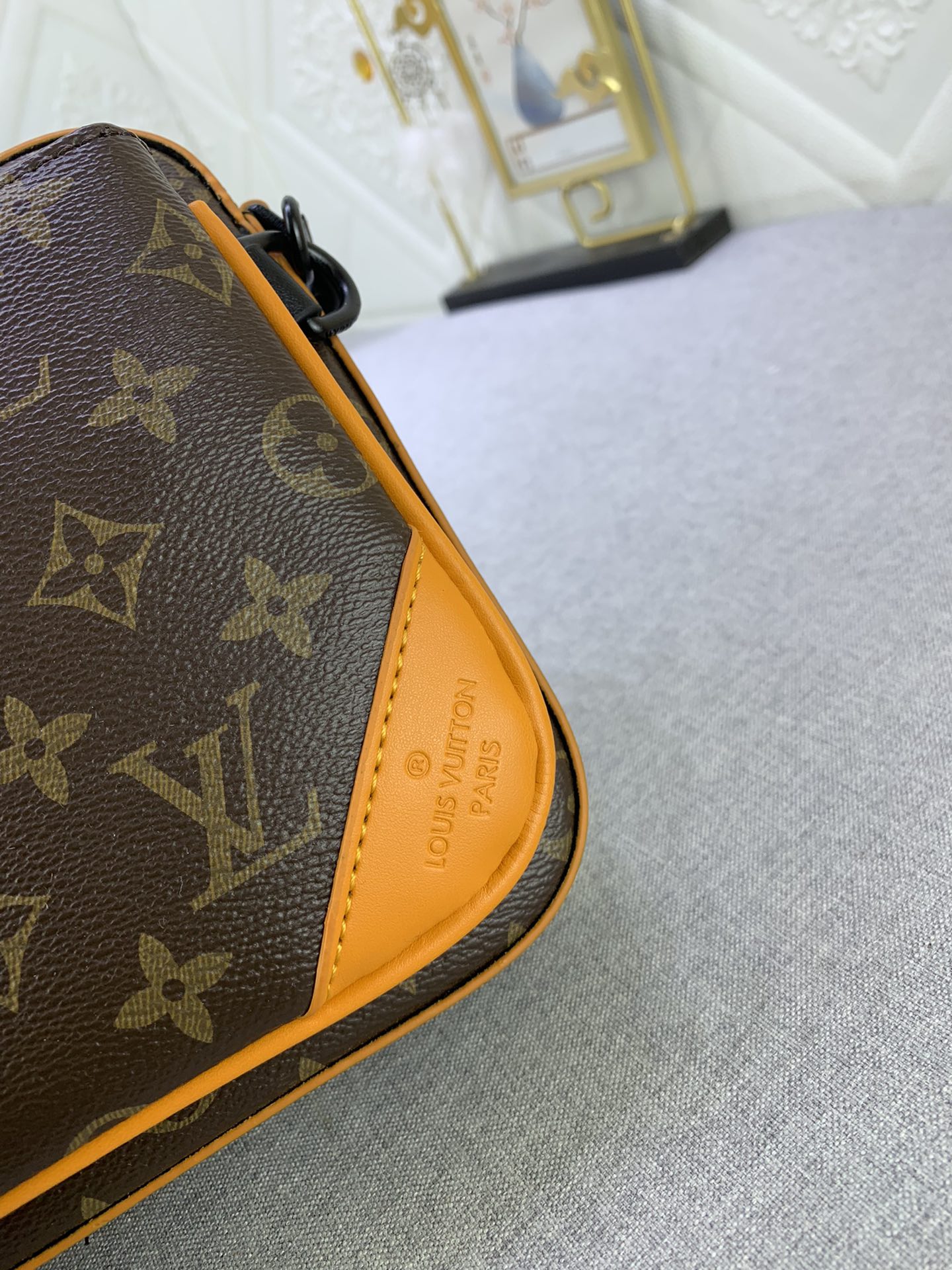 LV gallery