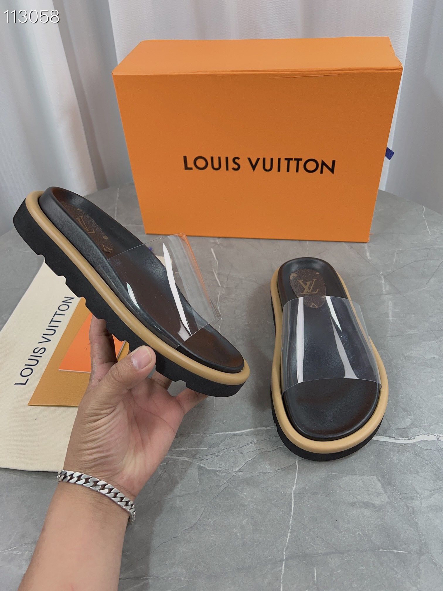 LV $61 gallery