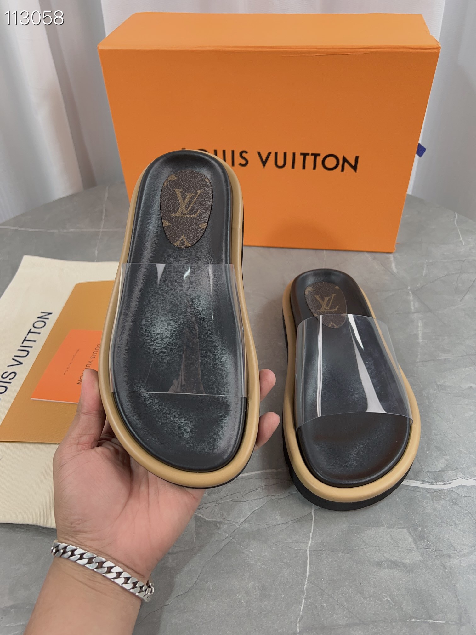 LV $61 gallery