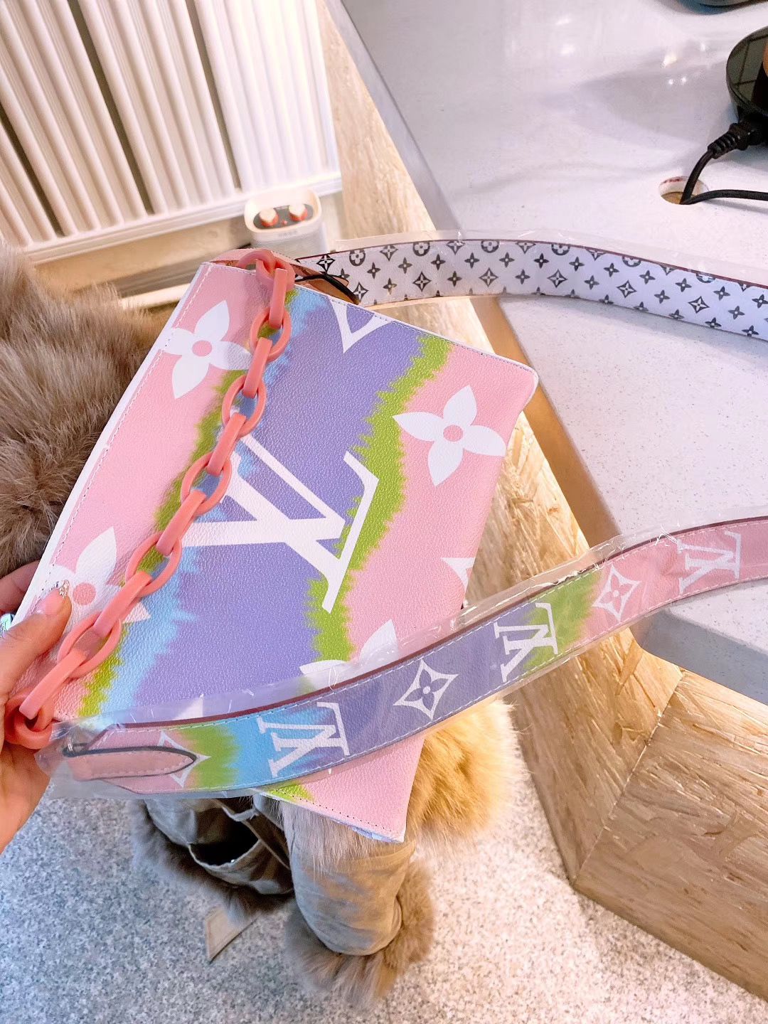 LV gallery
