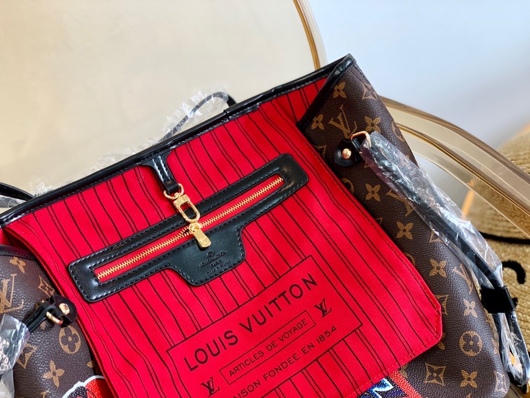 LV gallery