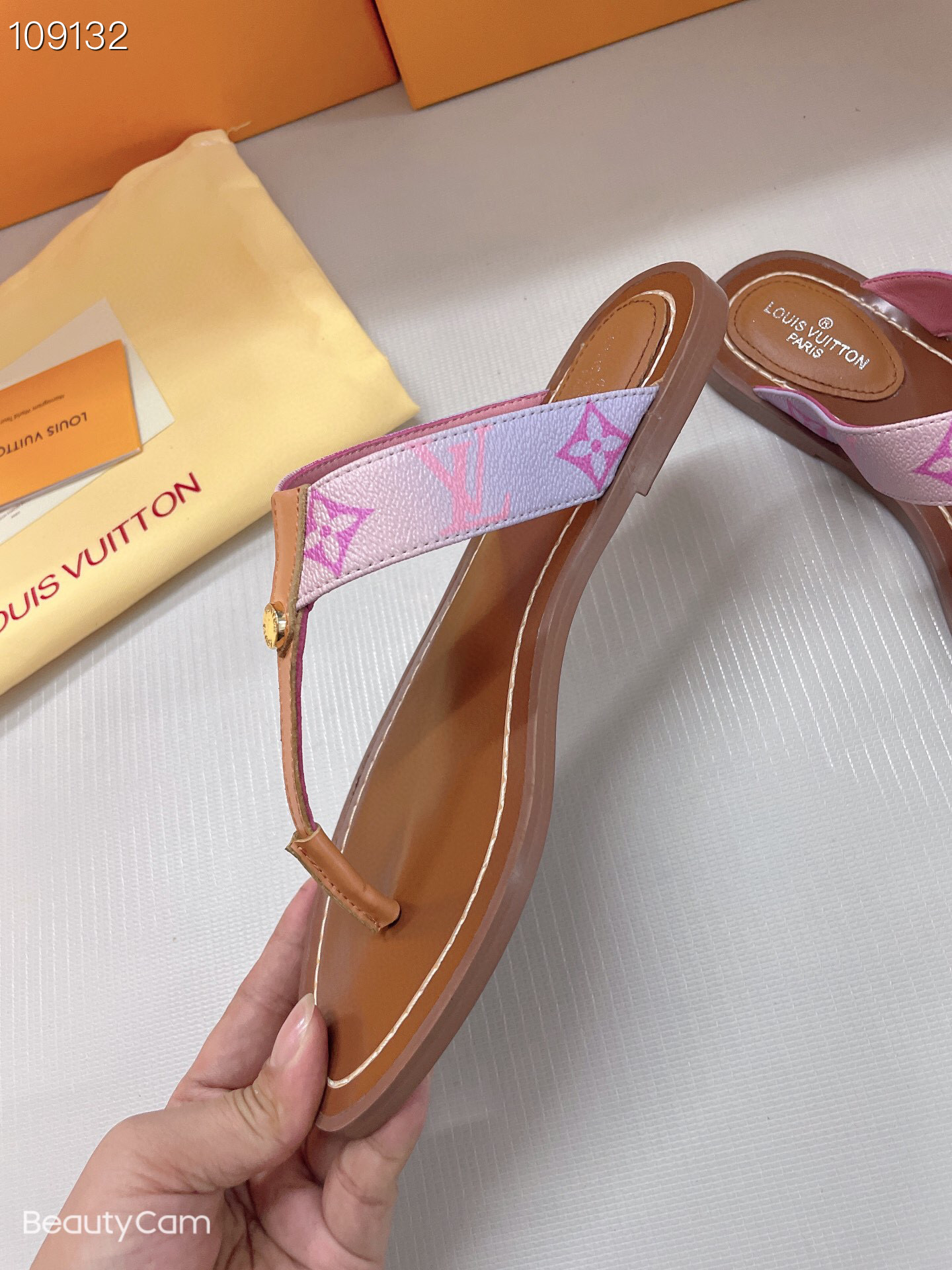 LV gallery
