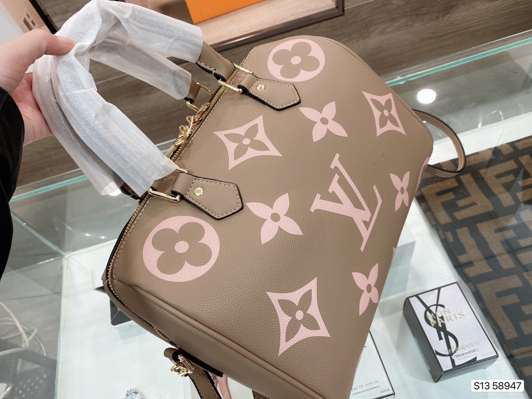 LV gallery