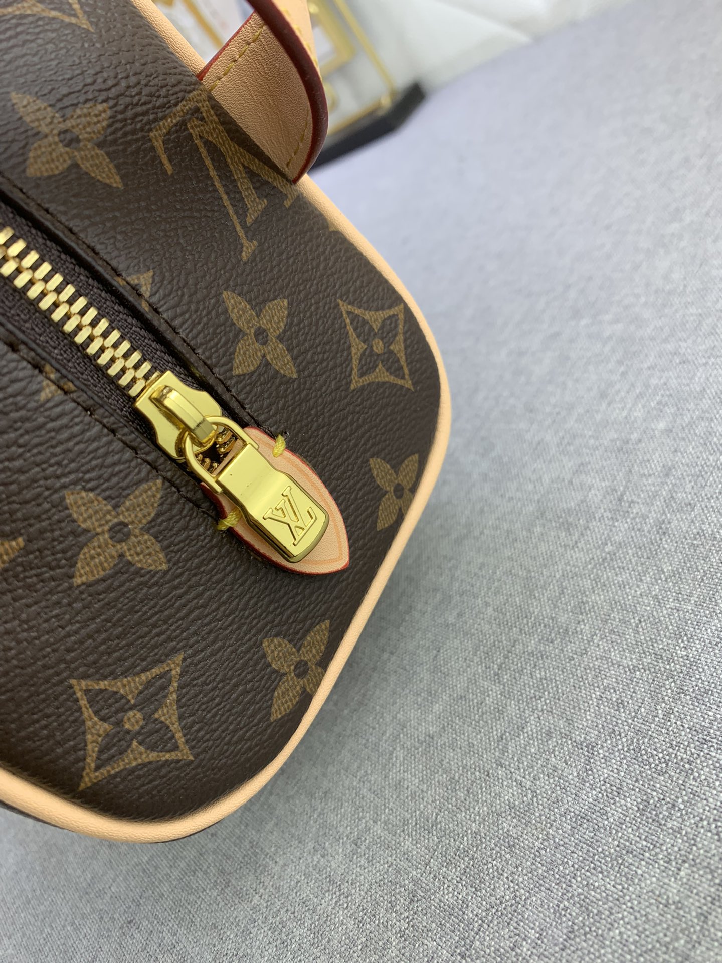 LV gallery