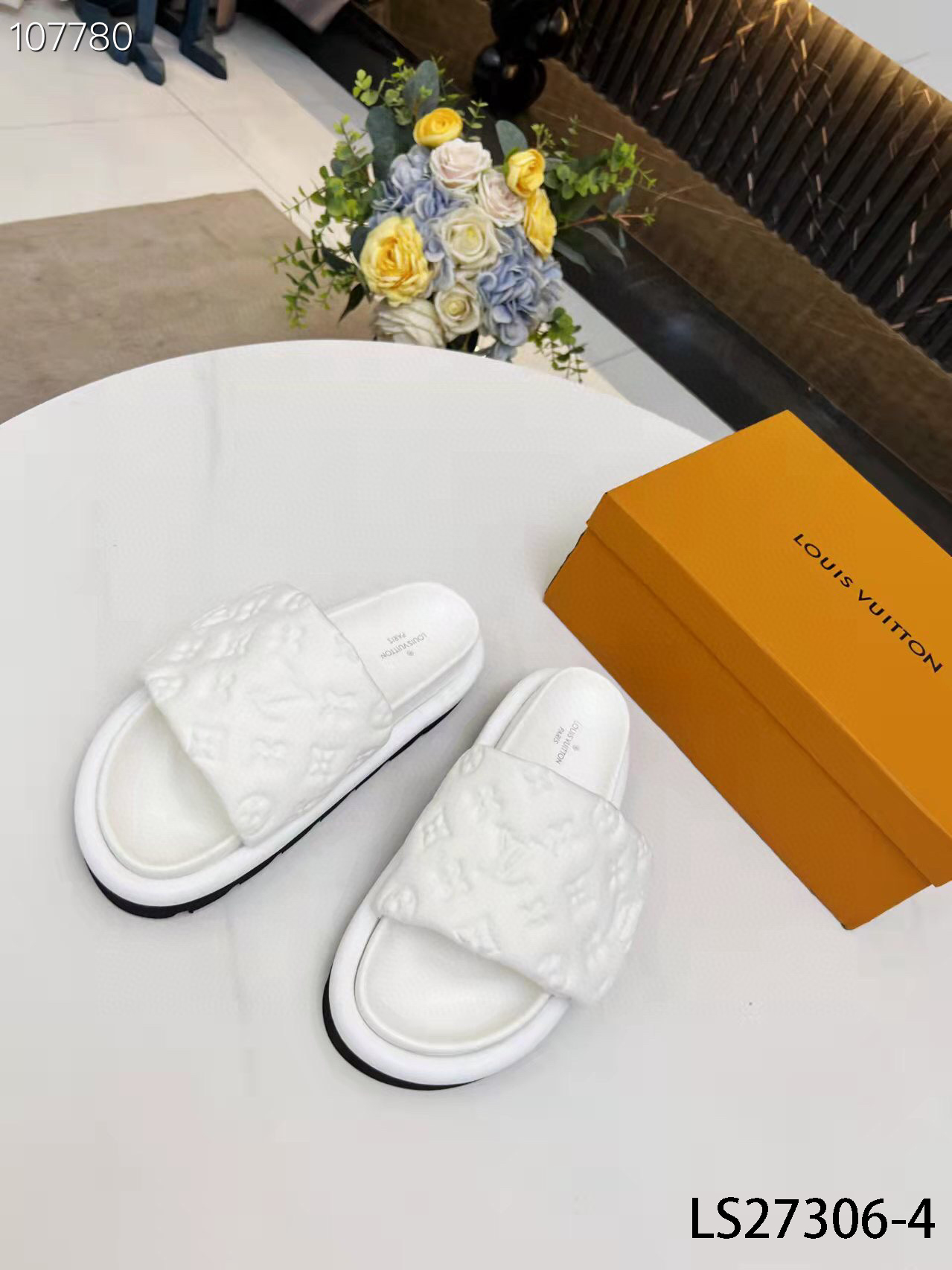 LV gallery