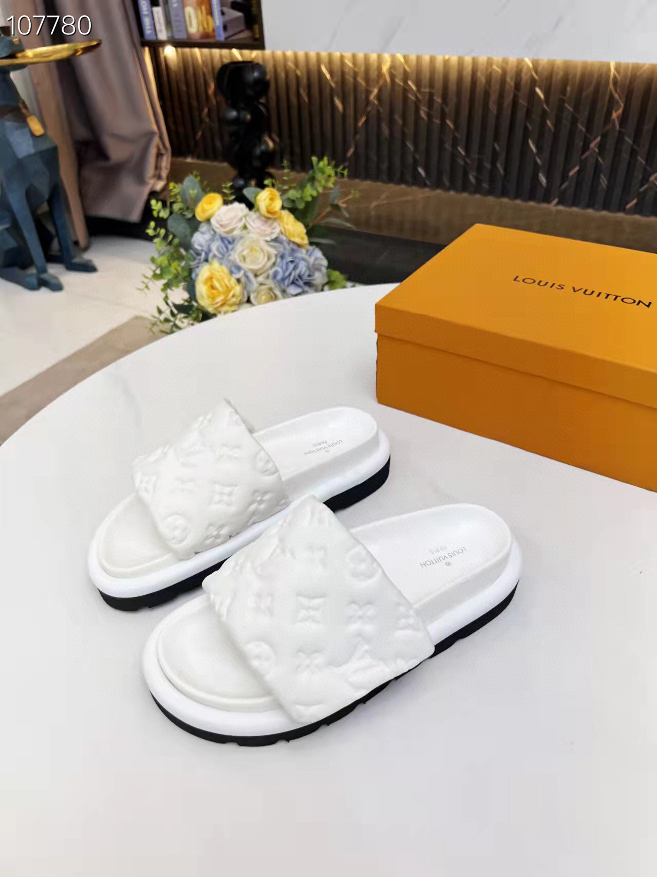 LV gallery
