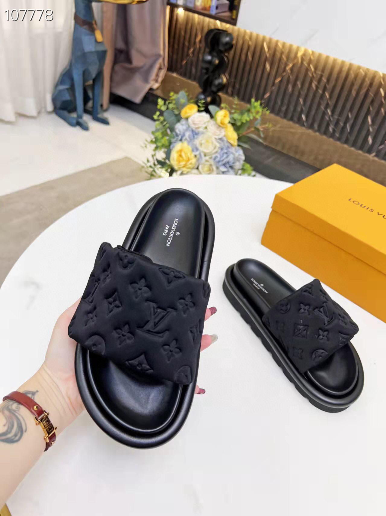 LV gallery