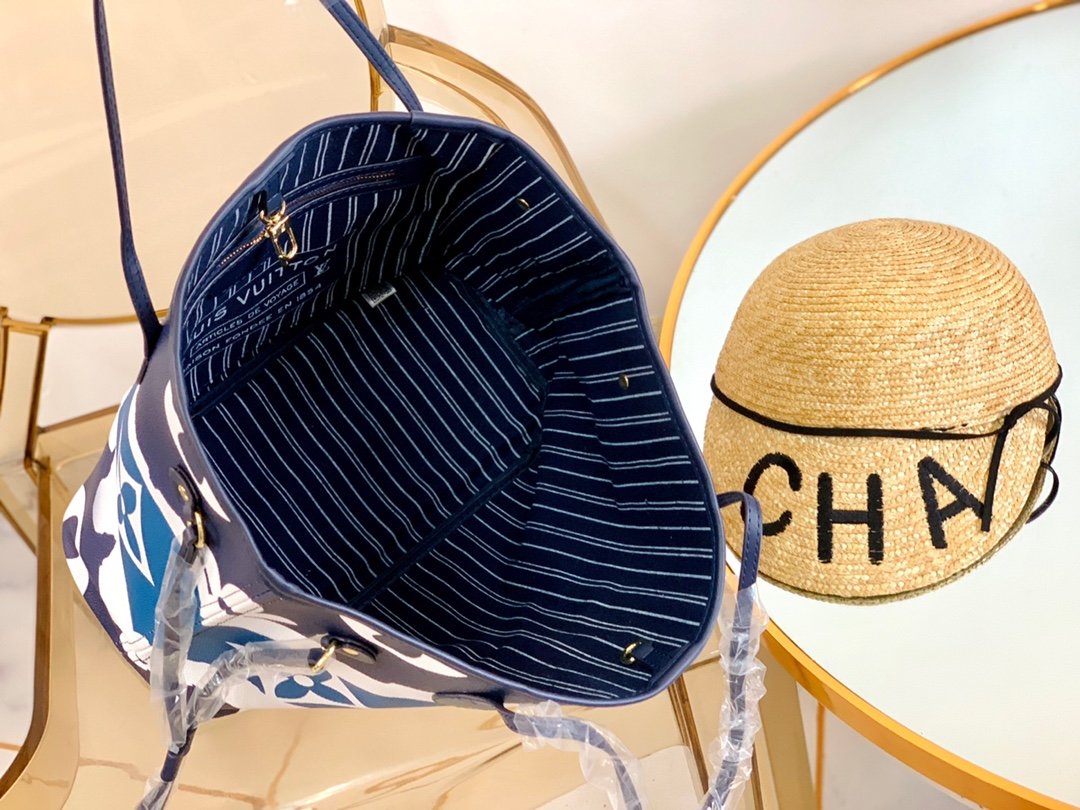 LV gallery