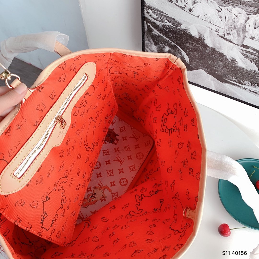 LV gallery