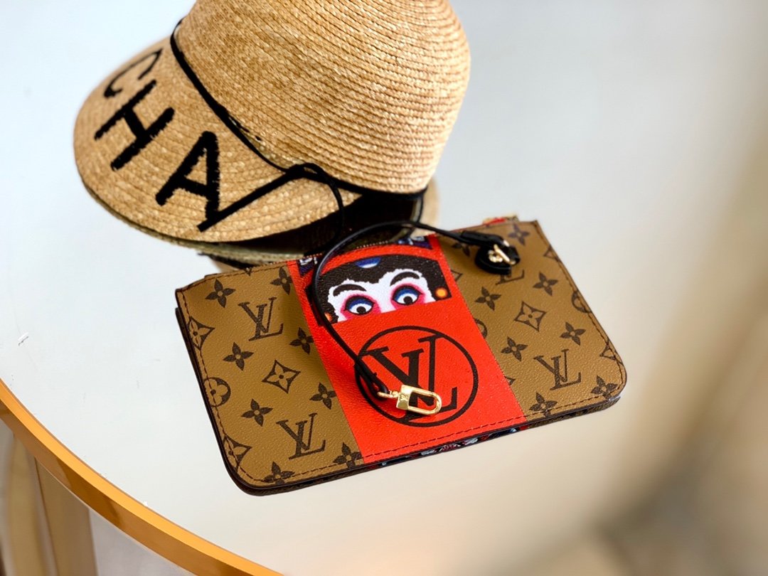 LV gallery