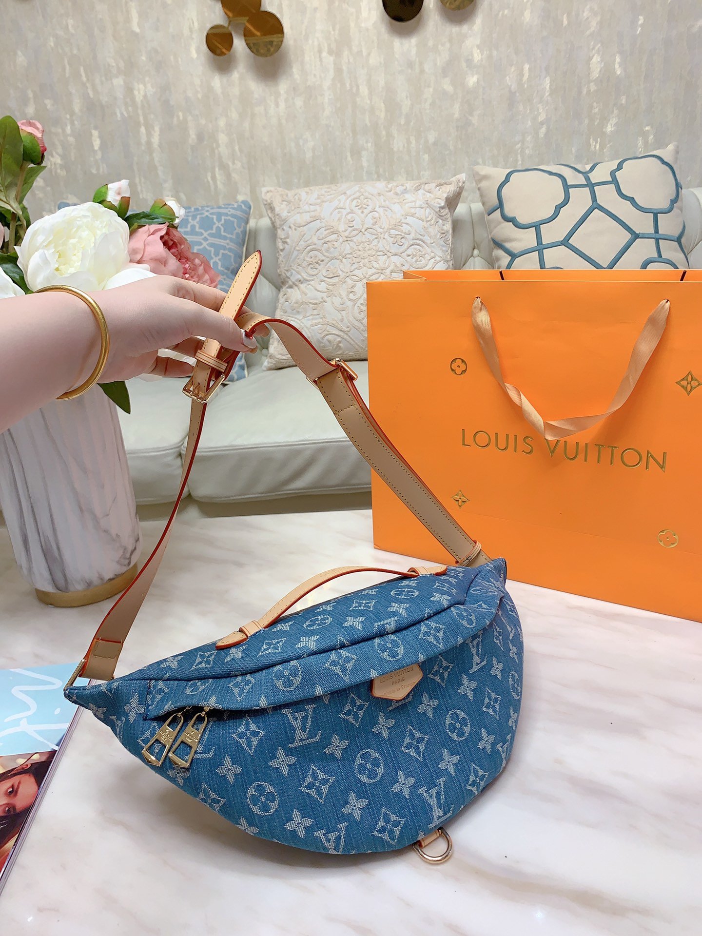 LV gallery