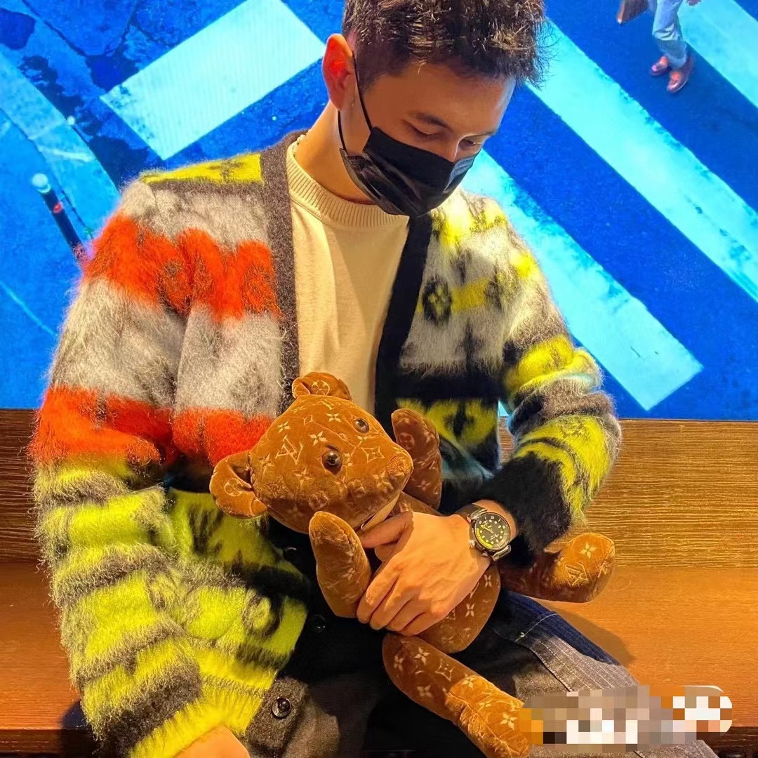LV gallery