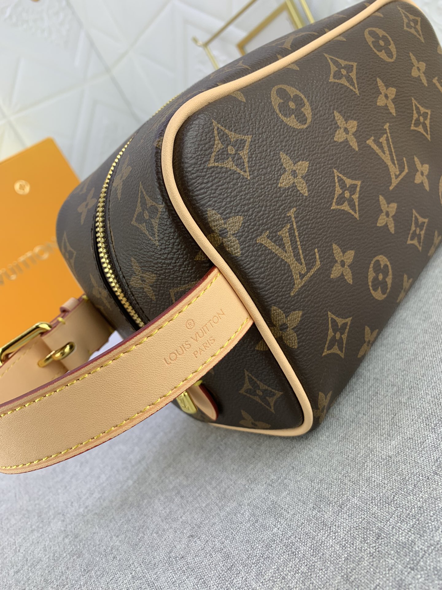 LV gallery