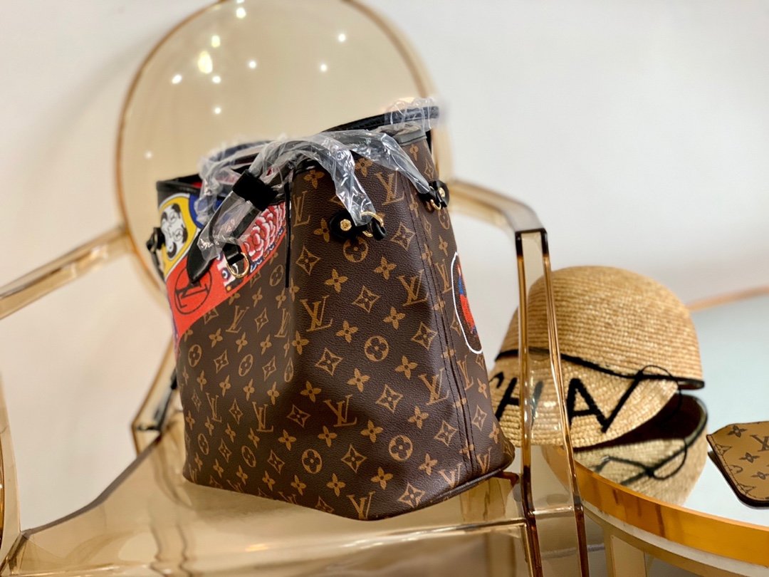 LV gallery