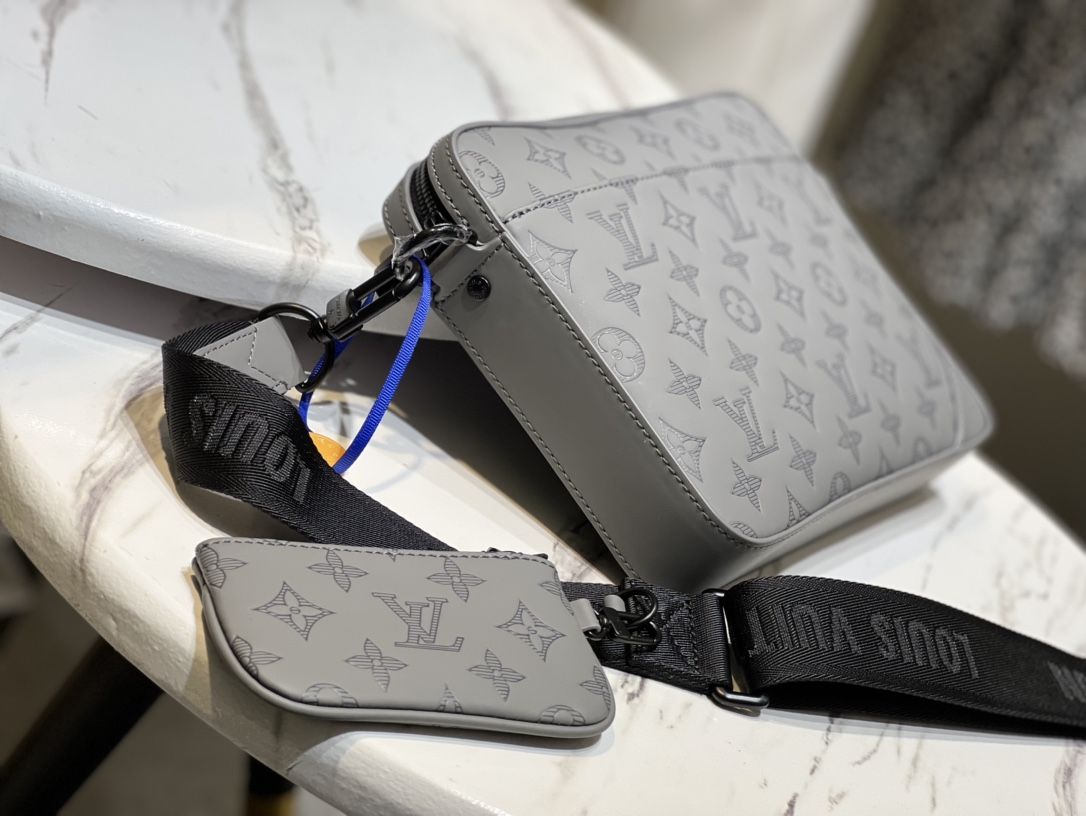 LV gallery