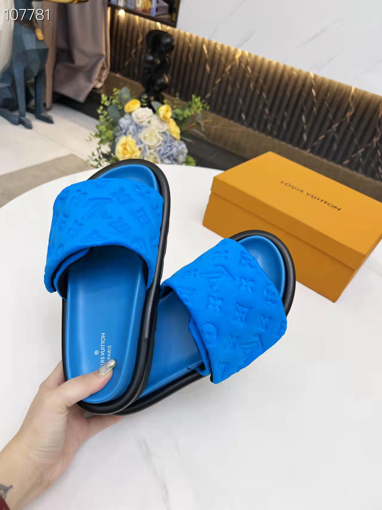 LV gallery