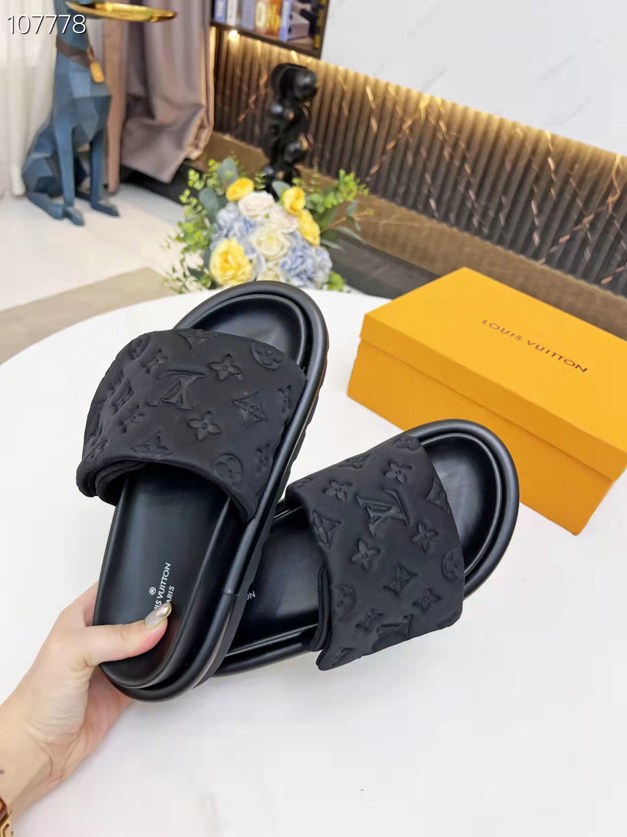 LV gallery