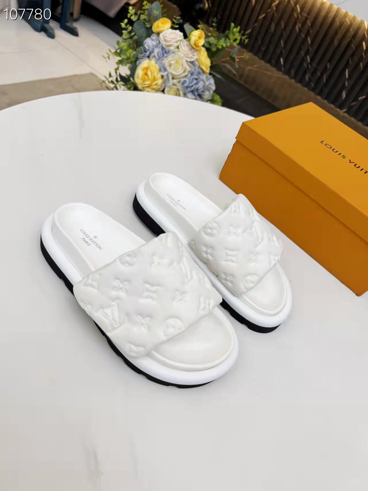 LV gallery