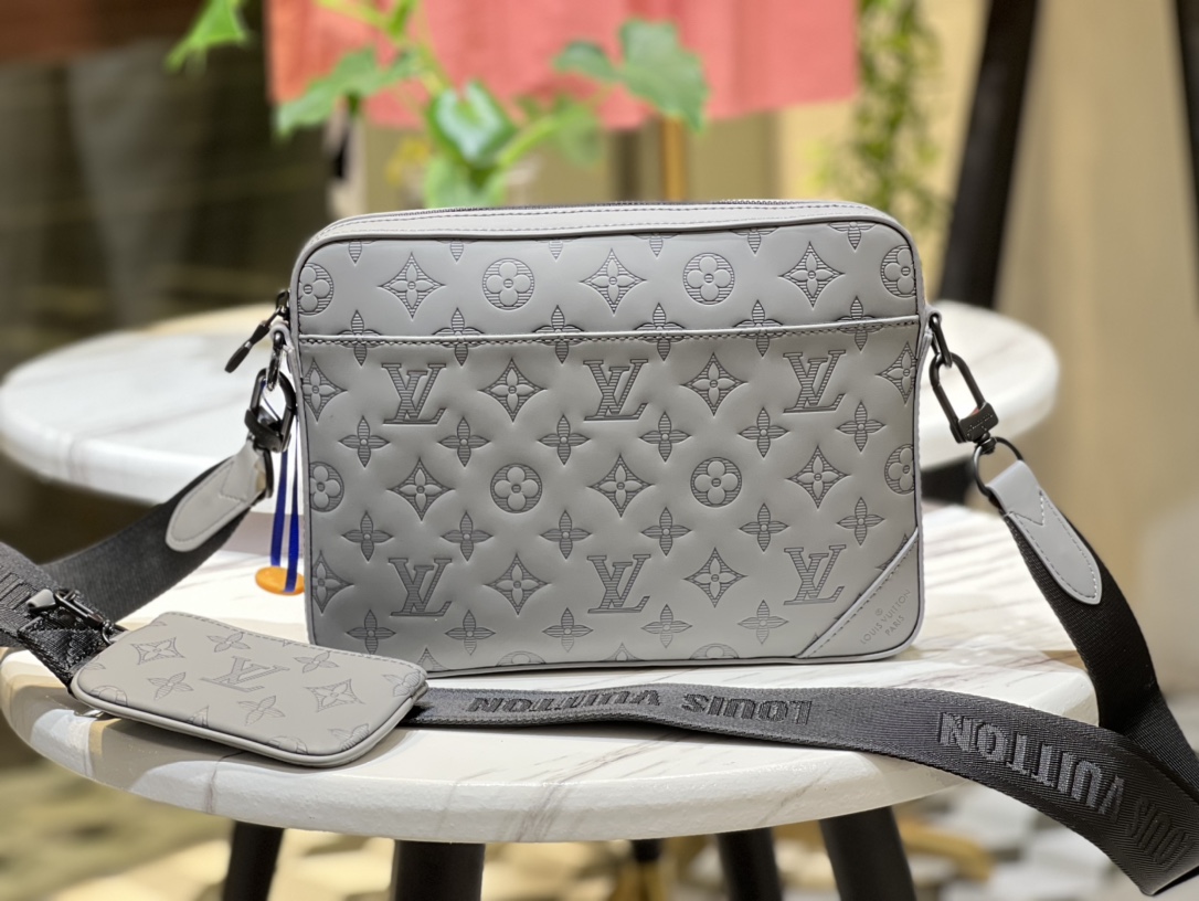 LV gallery