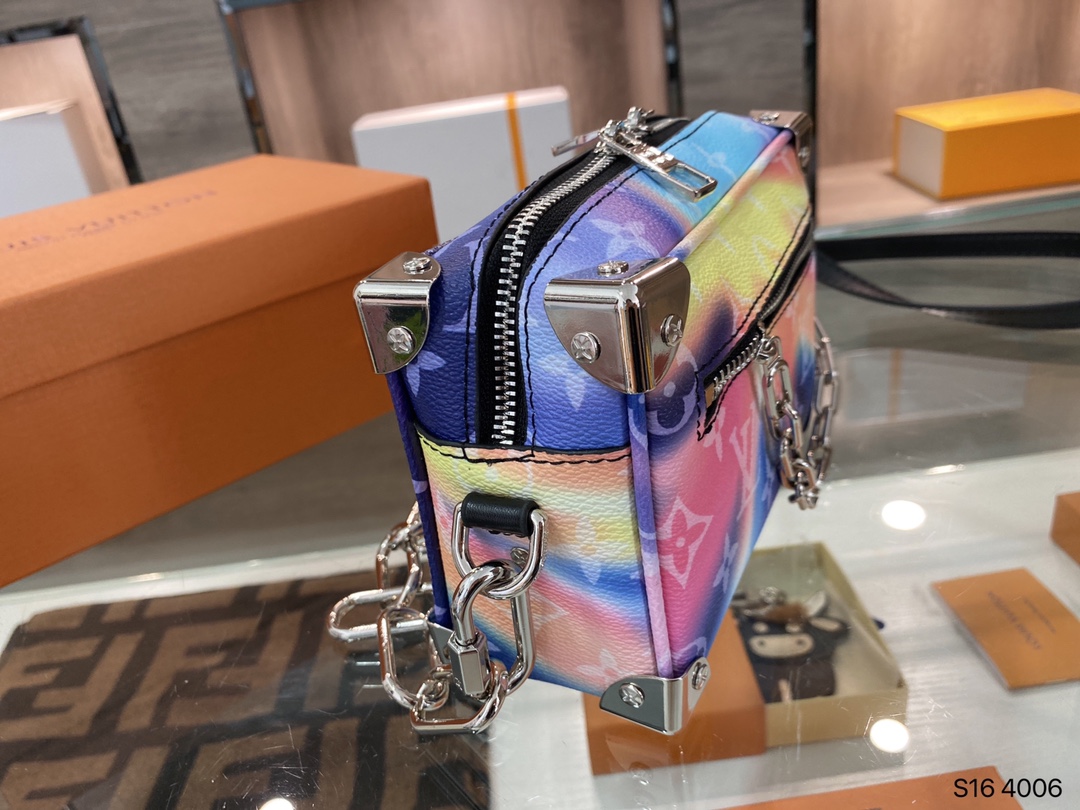 LV gallery