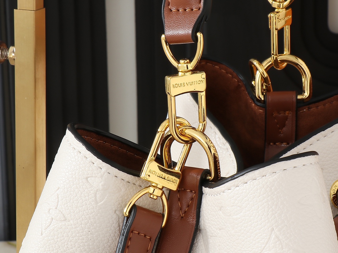 LV gallery