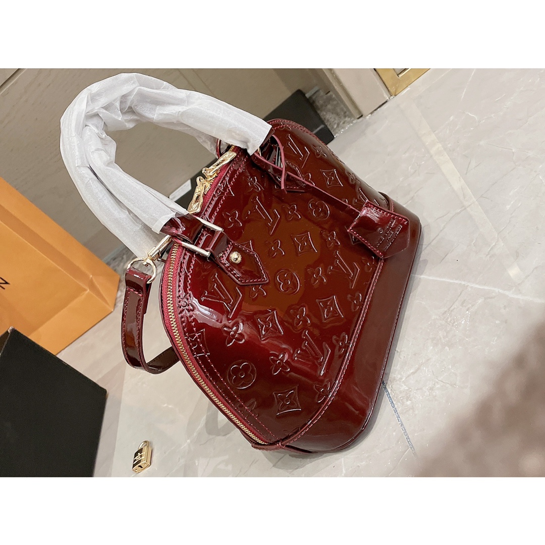 LV gallery