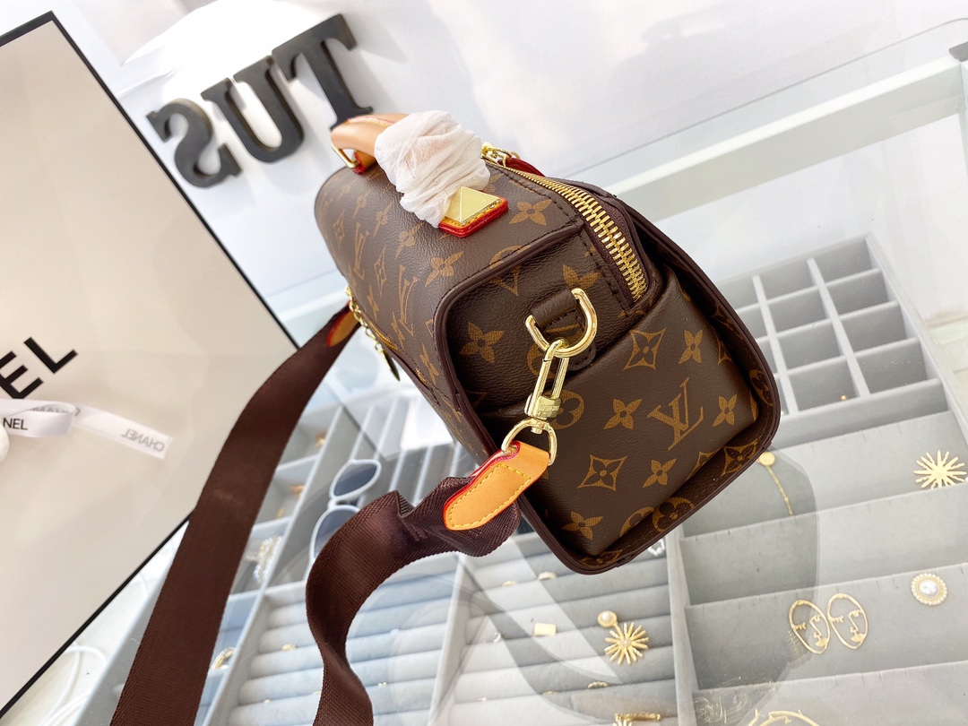 LV gallery
